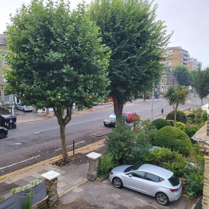 5 Luxury Spacious Loft - Prime Location - Comfortable Bed & Sofa Hove Exteriér fotografie