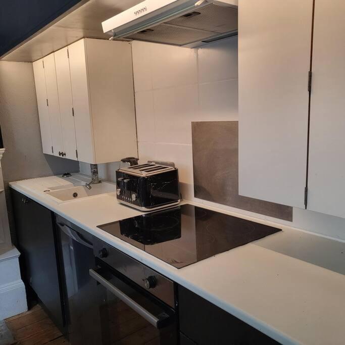 5 Luxury Spacious Loft - Prime Location - Comfortable Bed & Sofa Hove Exteriér fotografie