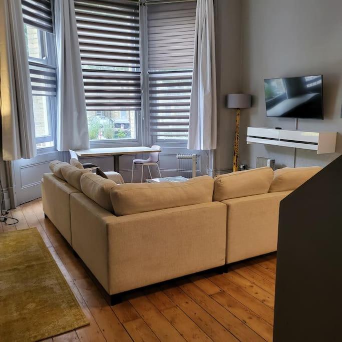 5 Luxury Spacious Loft - Prime Location - Comfortable Bed & Sofa Hove Exteriér fotografie